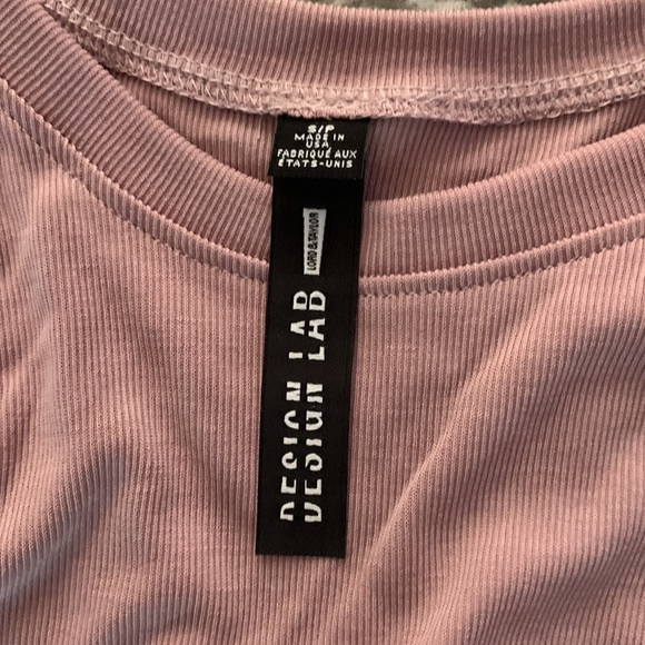 Design lab high low long sleeve top size SMALL NWT - Picture 2 of 3